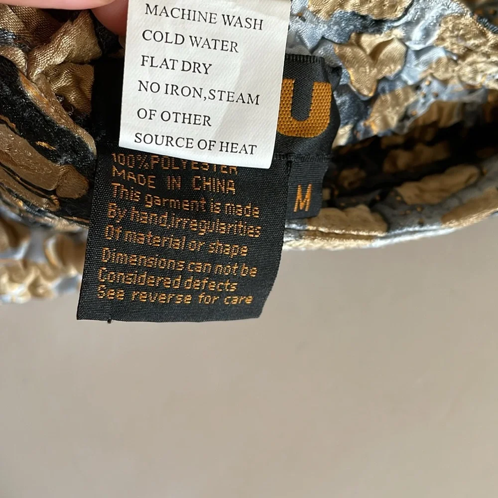 UbU reversible Quilted Crickle Front Zip Jacket Size M